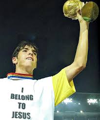 Kaka holding the 2002 FIFA World Cup trophy.
